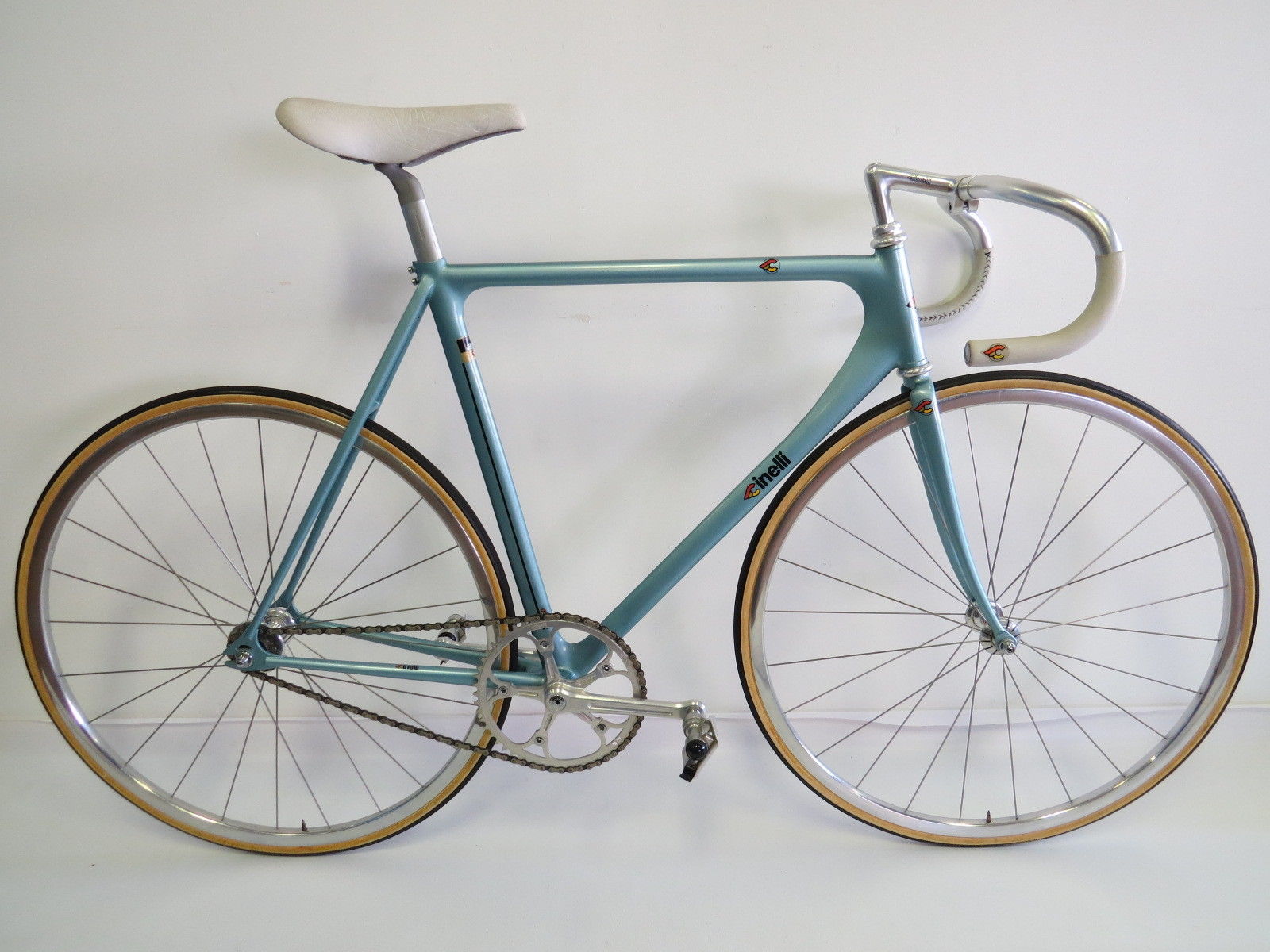 Image: http://blog.mucikli.hu/wp-content/uploads/2015/10/Cinelli-Laser-Pista-aero-84-85.jpg